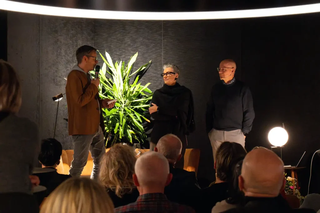 Buchpräsentation Marlies Herbsthofer, auf der Bühne mit Hannes Herbsthofer
